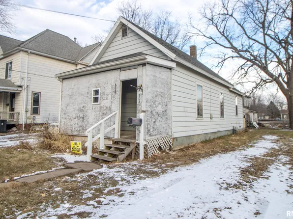 863 S Academy St, Galesburg, IL 61401