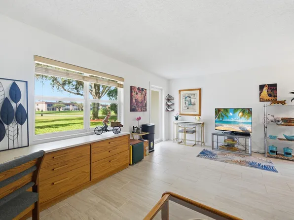 433 Flanders J, Delray Beach, FL 33484