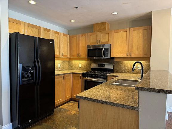 2nd image of 475 Redwood St Unit 205