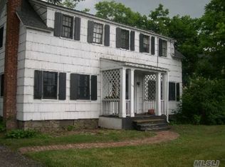 195 E Main St, Smithtown, NY 11787