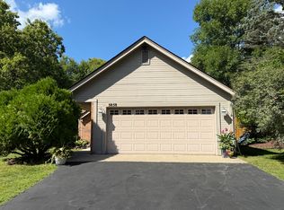 5858 Red Cherry Ln, Minnetonka, MN 55345
