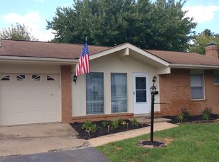 801 W Poplar Rd, Sterling, VA 20164