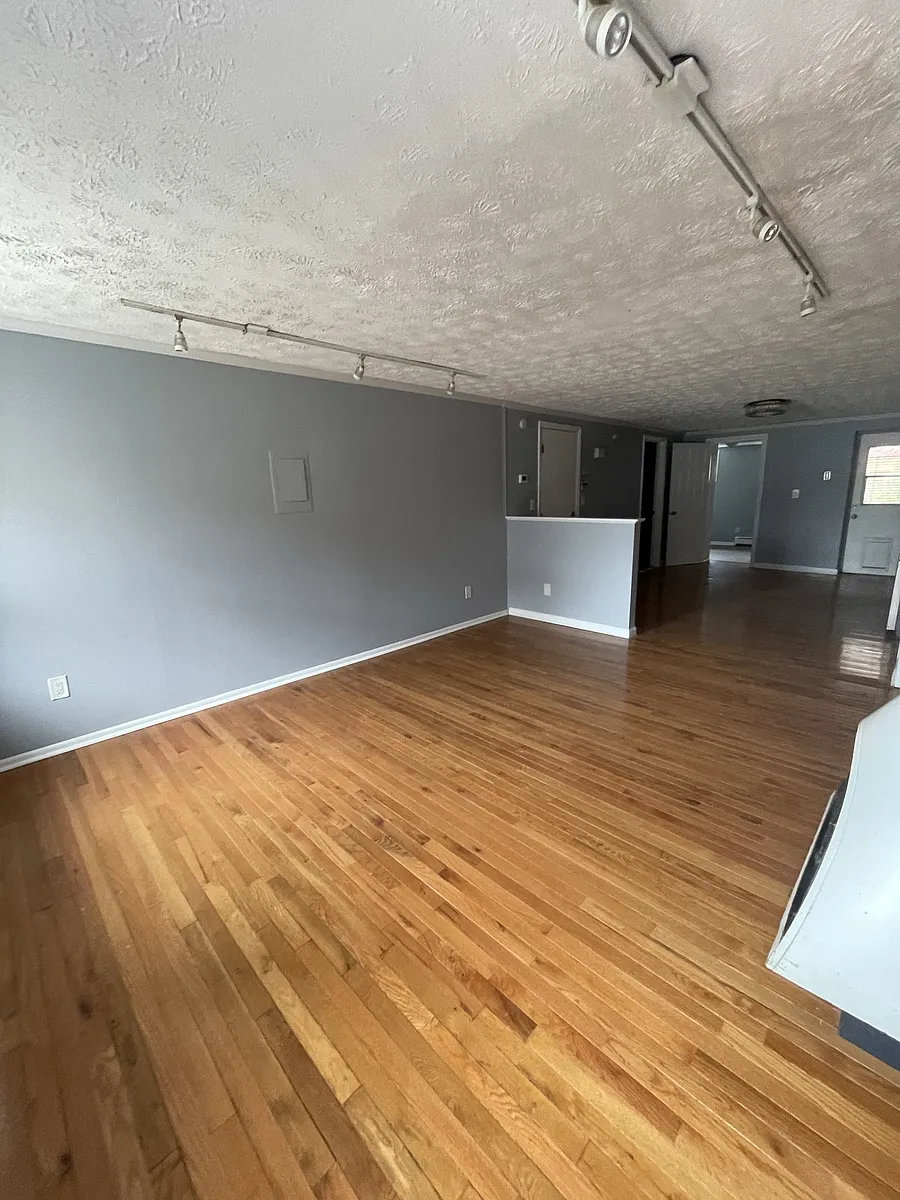 Building Photo - 46 Warren St #1