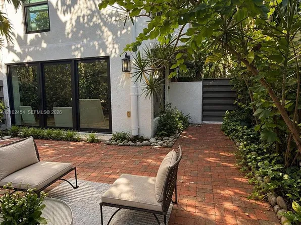 3042 SW 27th Ave #8, Miami, FL 33133