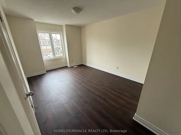 3 Elwin Rd — Photo 7