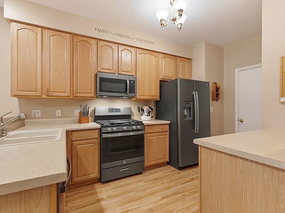 4th image of 3629 Roanoke Ave