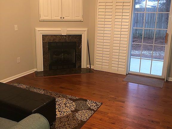 3rd image of 21 Rock Side Ct