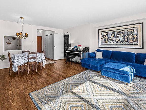 2nd image of 730 24th St NW #600