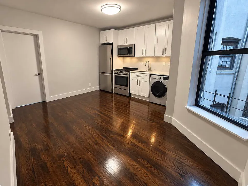 124 E 117th St #2P