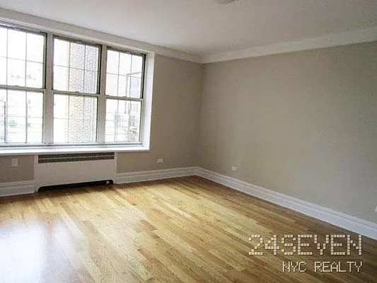 Rented by 24 7 NYC Realty Inc. | media 54