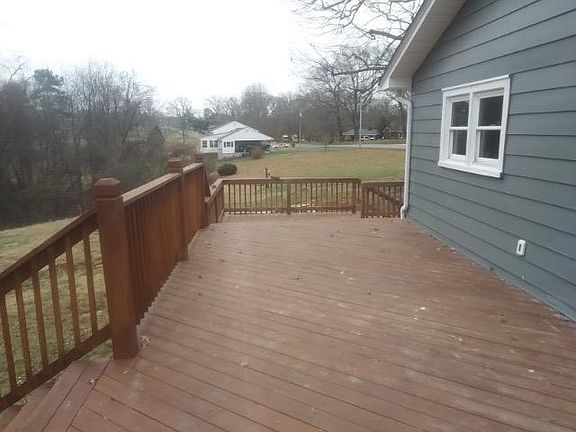 4th image of 1556 Oakwood St