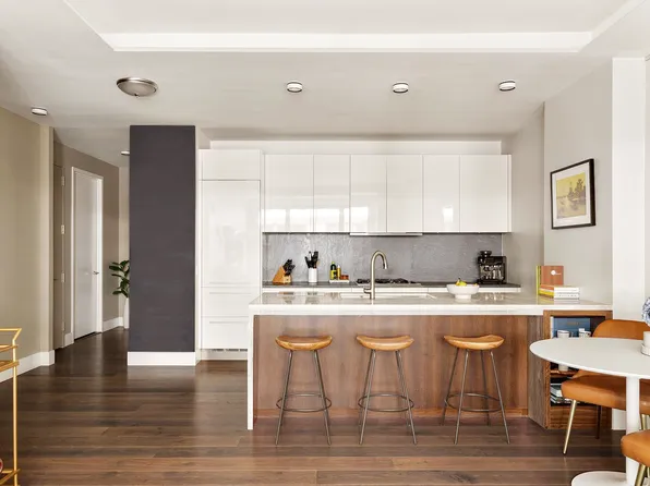 4 West 21st Street 2D image 3 of 10