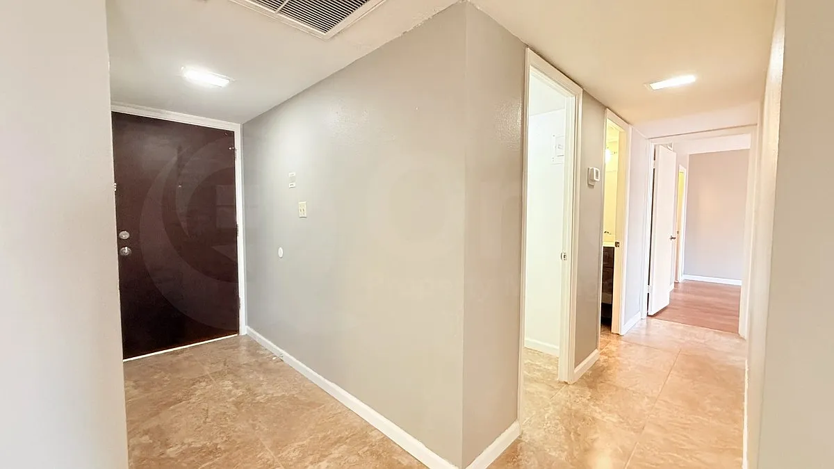 7910 E Camelback Rd — Photo 2
