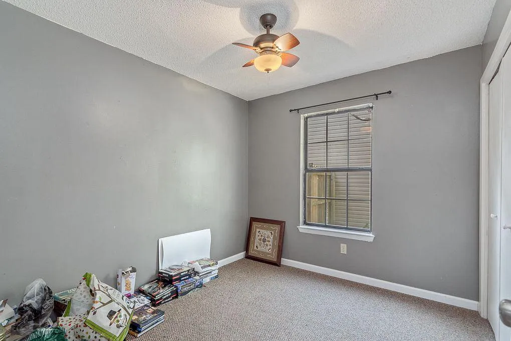 3 bed, 1069 sqft, $1,850 — Photo 2