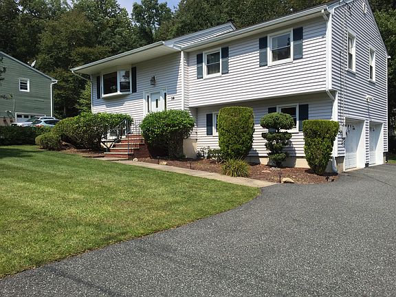 Attached 2 car garage