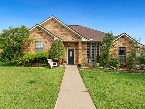 205 Forest Creek Dr, Sherman, TX 75092