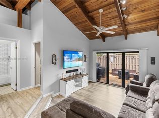 8025 SW 21st Ct, Davie, FL 33324