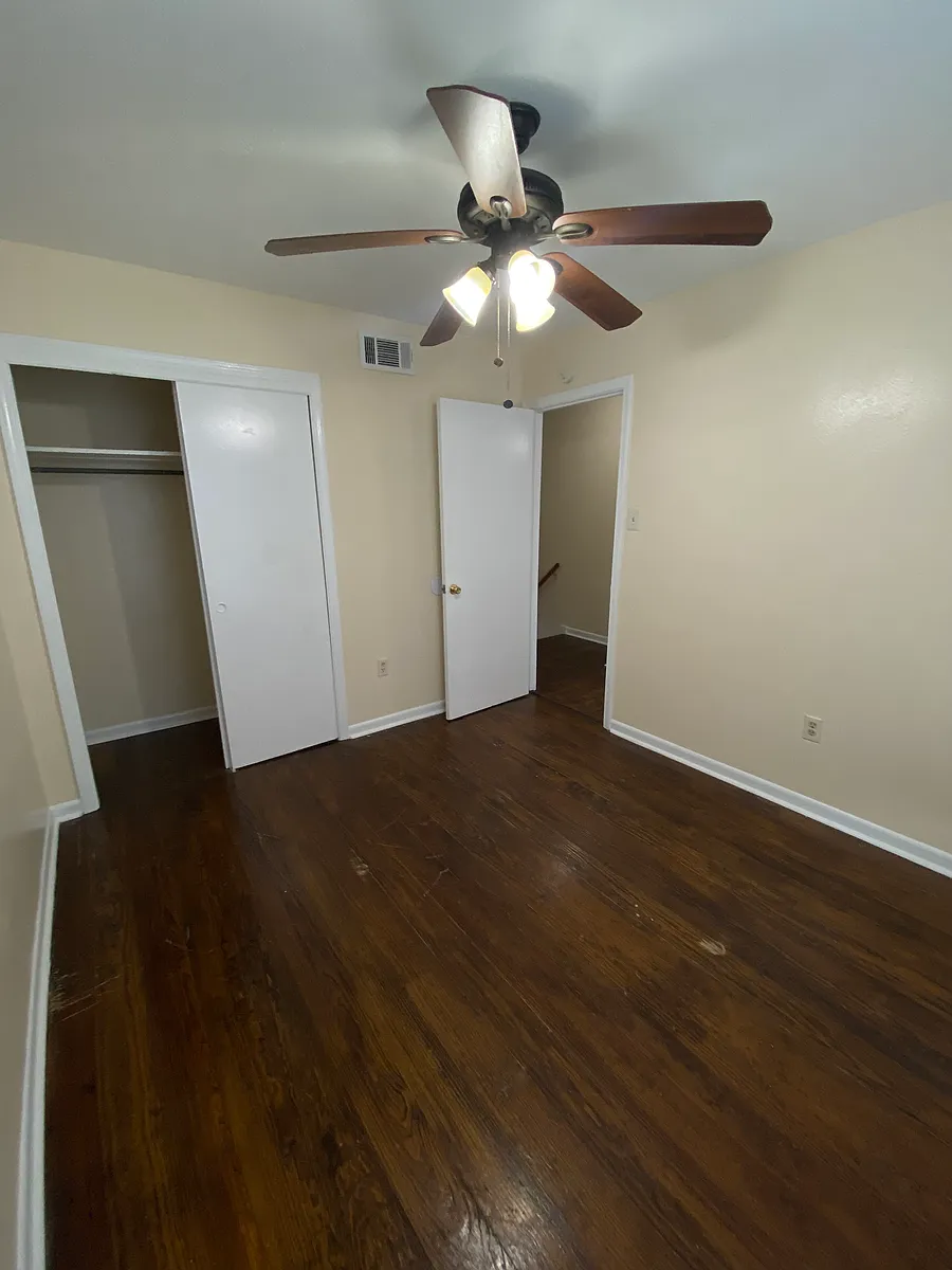 Building Photo - 4425 Tabony St #D