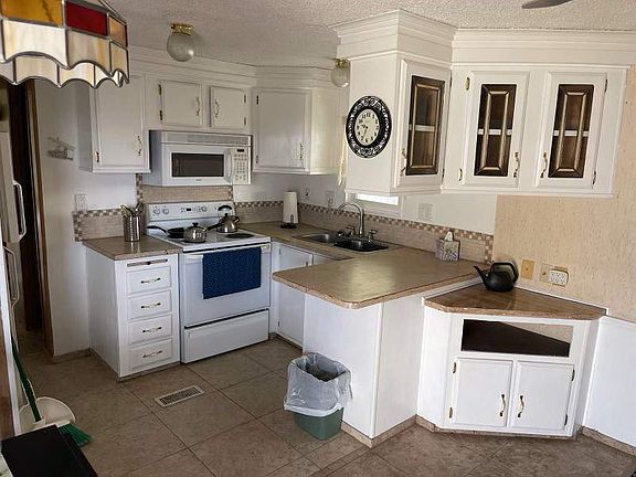 3rd image of 305 S Val Vista Dr #296