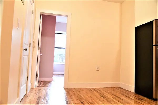 Rented by Lang Realty LLC | media 8