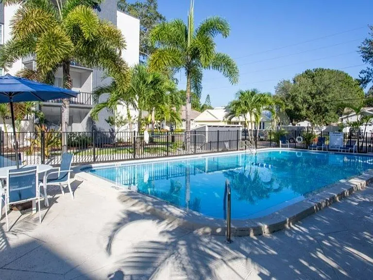 Pool and Sun Deck