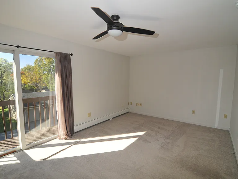 14 Stonehedge Dr — Photo 8