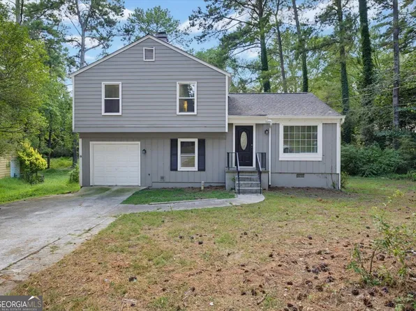 429 Sherwood Cir, Stone Mountain, GA 30087