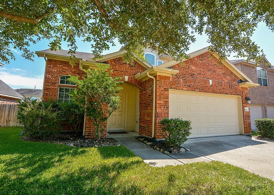 2nd image of 2706 Lakecrest Way Dr