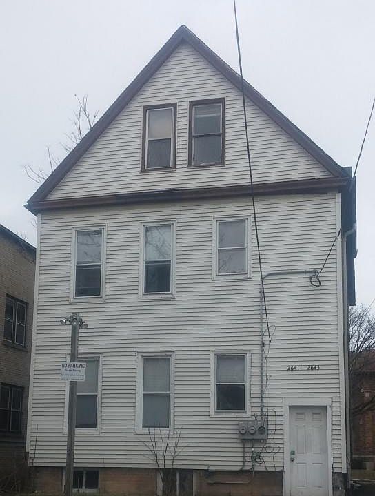 2nd image of 2641 N Oakland Ave #2643