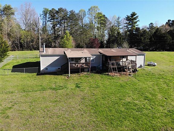 2nd image of 150 Piney View Dr