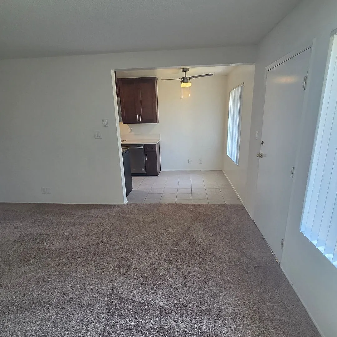815GL — Photo 4