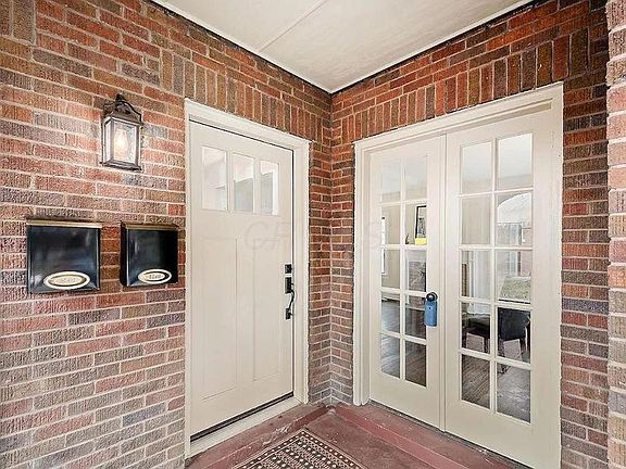 5th image of 640 Linwood Ave #642