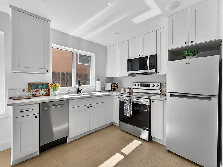 2710 T St #1 — Photo 12