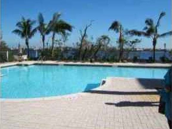 Intracoastal Side Pool