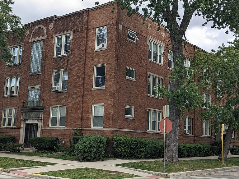 3751 N Leclaire Ave #2 — Photo 15
