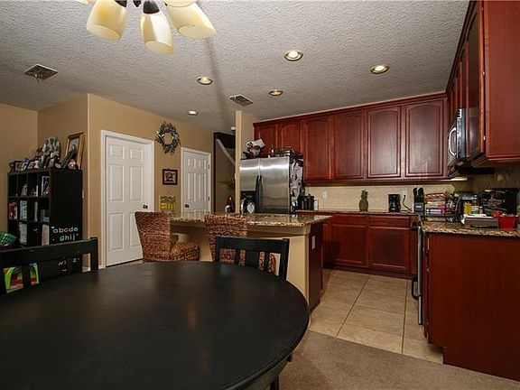 3rd image of 3120 Windsor Lake Cir