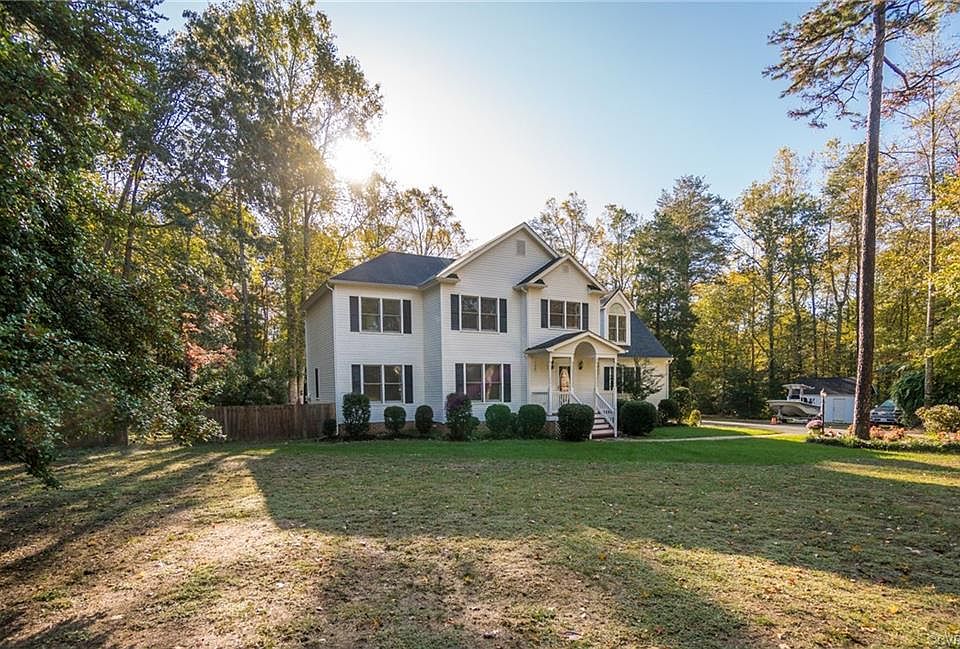 1st image of 3221 Sherwood Bluff Cir