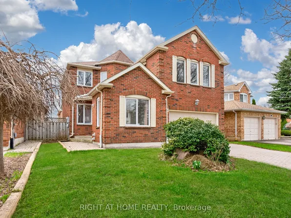 3 Lancashire Rd, Markham, ON L3R 8K9