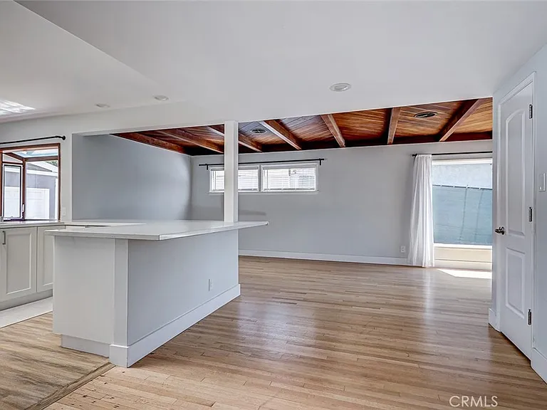 644 14th St — Photo 14