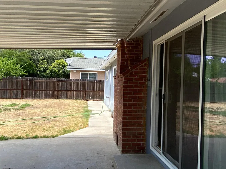 2574 Harvard Ave — Photo 20