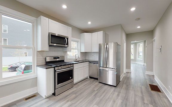 2nd image of 2701 N Hamlin Ave