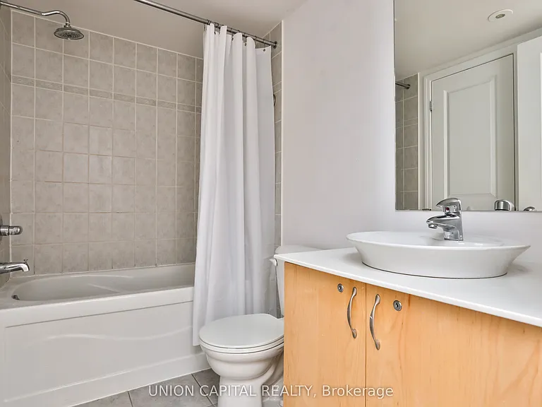 24 Florence Wyle Ln #6 — Photo 10