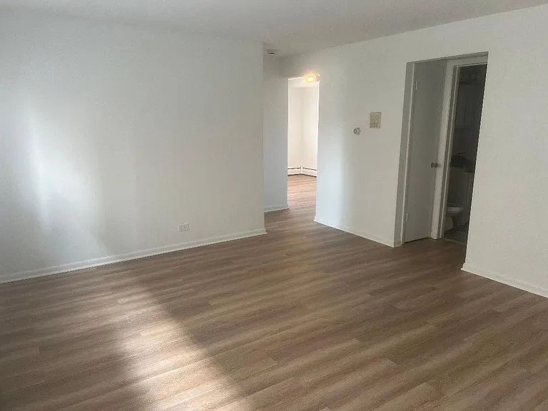 4421 Prescott Ave — Photo 6