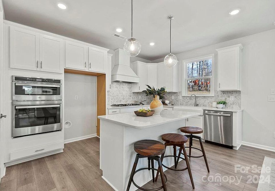1st image of 115 Goorawing Ln