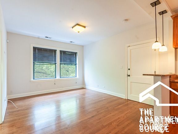 5th image of 3433 N Lakewood Ave APT 2