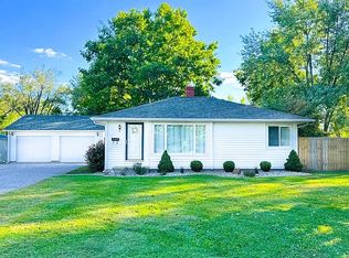 1717 Laurel Dr, Columbus, IN 47203