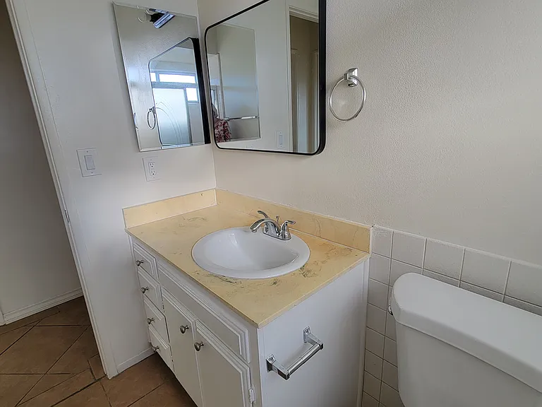 211 Cypress St #4 — Photo 22