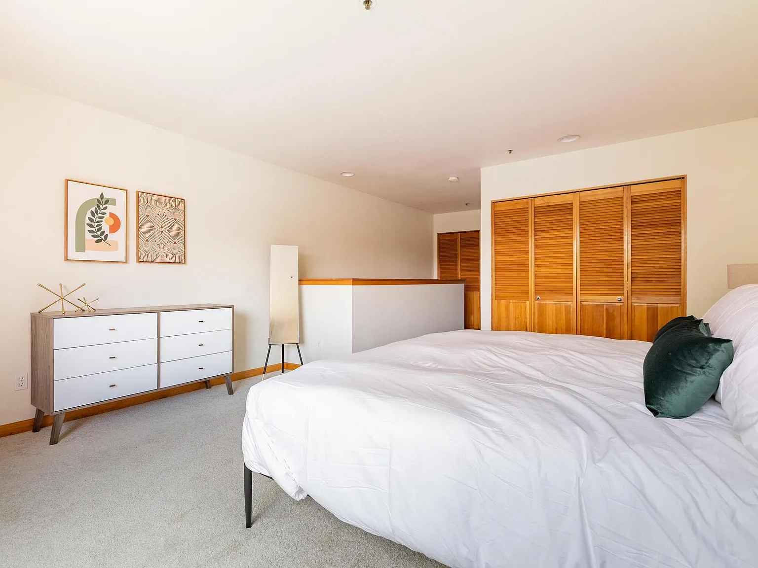 920 NW Naito Pkwy — Photo 4