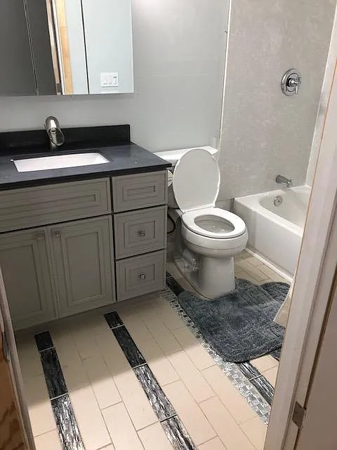 5 bed, 2800 sqft, $3,800 — Photo 4