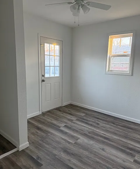 1304 Stone Dr — Photo 2